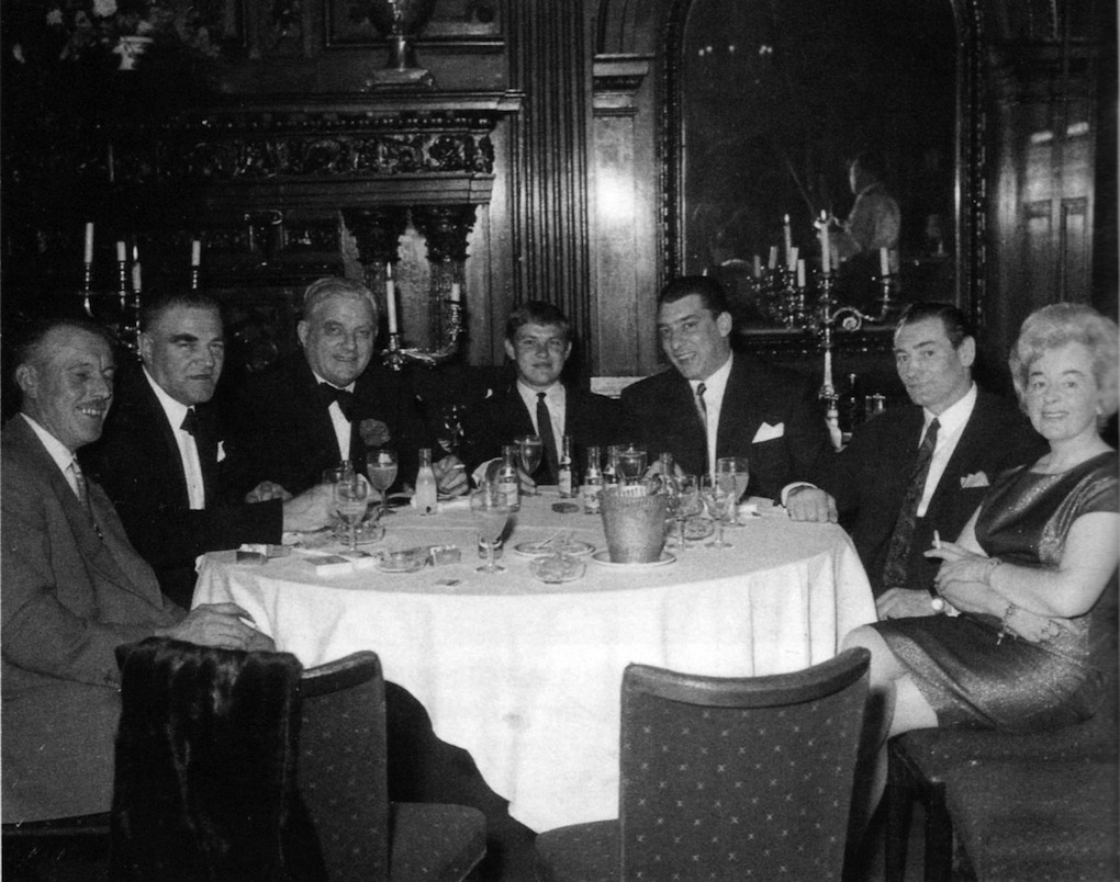 7.-Bob-Boothby-and-Ronnie-Kray-at-the-Society-restaurant-1200x946 - Bleg